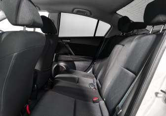 Подержанный автомобиль Mazda 3 Sedan 2011 года (12 фото)