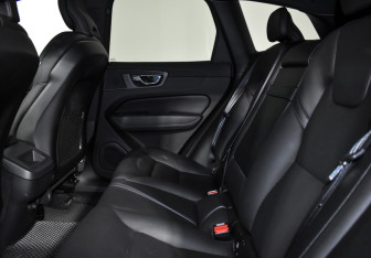 Подержанный автомобиль Volvo XC60 2019 года (12 фото)