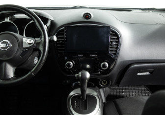 Подержанный автомобиль Nissan Juke 2014 года (13 фото)