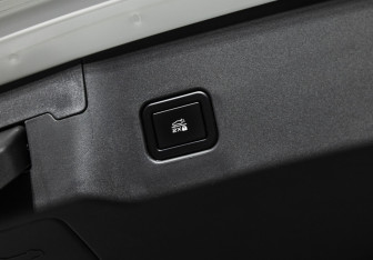 Подержанный автомобиль Changan UNI-V 2023 года (25 фото)