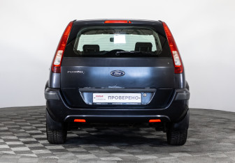 Подержанный автомобиль Ford Fusion 2007 года (6 фото)