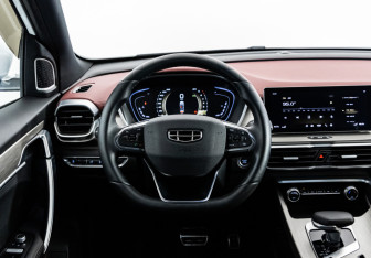 Подержанный автомобиль Geely Coolray 2023 года (14 фото)