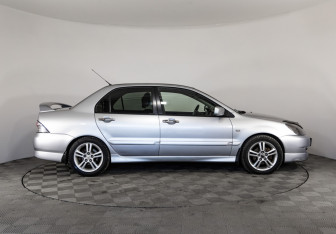 Подержанный автомобиль Mitsubishi Lancer Sedan 2007 года (4 фото)