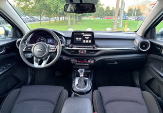 Подержанный автомобиль Kia Cerato Sedan 2020 года (9 фото)
