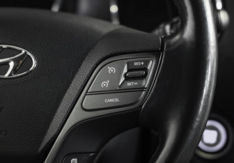 Подержанный автомобиль Hyundai Santa Fe 2017 года (12 фото)