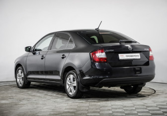 Подержанный автомобиль Skoda Rapid Liftback 2018 года (7 фото)