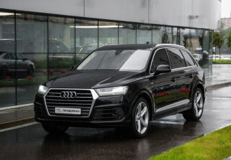 Подержанный автомобиль Audi Q7 2018 года (3 фото)