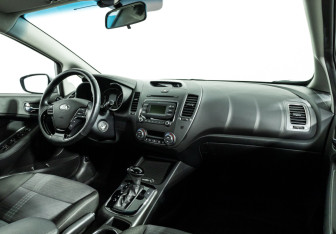 Подержанный автомобиль Kia Cerato Sedan 2019 года (9 фото)