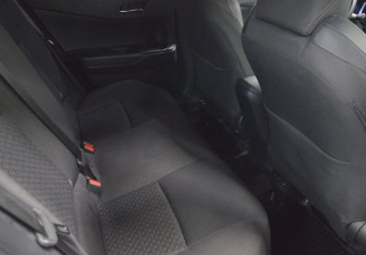 Подержанный автомобиль Toyota C-HR 2022 года (13 фото)