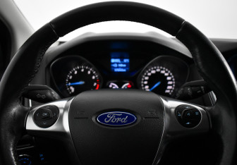 Подержанный автомобиль Ford Focus Hatchback 2013 года (19 фото)