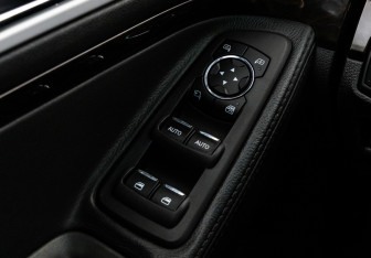 Подержанный автомобиль Ford Explorer 2013 года (18 фото)