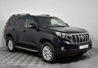 Подержанный автомобиль Toyota Land Cruiser Prado 2015 года (3 фото)