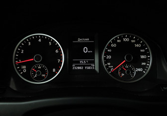 Подержанный автомобиль Volkswagen Tiguan 2011 года (12 фото)