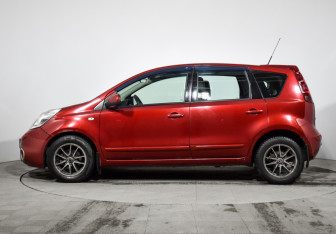 Подержанный автомобиль Nissan Note 2012 года (8 фото)