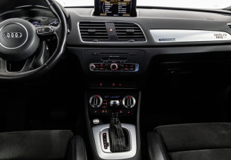 Подержанный автомобиль Audi Q3 2013 года (15 фото)