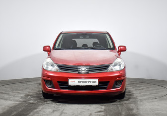 Подержанный автомобиль Nissan Tiida Hatchback 2011 года (2 фото)