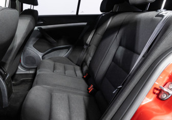 Подержанный автомобиль Skoda Octavia Liftback 2011 года (10 фото)