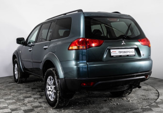 Подержанный автомобиль Mitsubishi Pajero Sport 2008 года (7 фото)