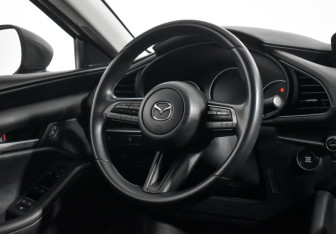 Подержанный автомобиль Mazda 3 Sedan 2020 года (14 фото)