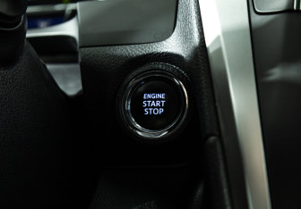 Подержанный автомобиль Toyota Camry Sedan 2016 года (18 фото)