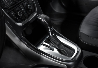 Подержанный автомобиль Opel Astra Hatchback 2014 года (11 фото)
