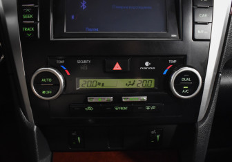 Подержанный автомобиль Toyota Camry Sedan 2014 года (16 фото)
