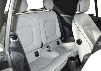 Подержанный автомобиль MINI Hatch 2022 года (22 фото)