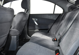 Подержанный автомобиль Nissan Primera Sedan 2006 года (12 фото)