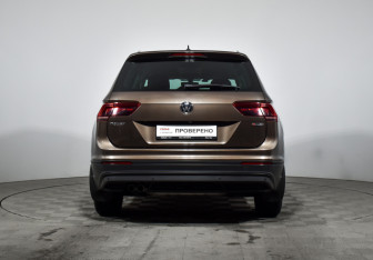 Подержанный автомобиль Volkswagen Tiguan 2018 года (6 фото)