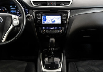 Подержанный автомобиль Nissan X-Trail 2016 года (16 фото)