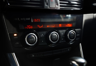 Подержанный автомобиль Mazda CX-5 2014 года (15 фото)