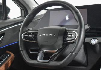 Подержанный автомобиль Omoda C5 2023 года (13 фото)