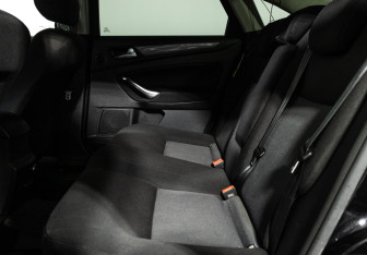 Подержанный автомобиль Ford Mondeo Sedan 2014 года (10 фото)