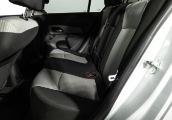 Подержанный автомобиль Chevrolet Cruze Sedan 2014 года (10 фото)
