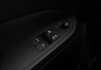 Подержанный автомобиль Suzuki Vitara 2015 года (22 фото)