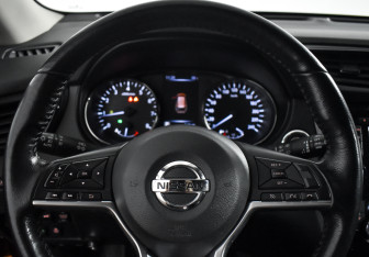 Подержанный автомобиль Nissan X-Trail 2019 года (17 фото)