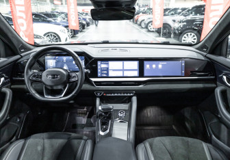 Подержанный автомобиль Geely Monjaro 2024 года (20 фото)
