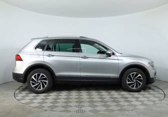 Подержанный автомобиль Volkswagen Tiguan 2018 года (4 фото)