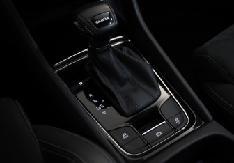 Подержанный автомобиль Skoda Karoq 2021 года (16 фото)