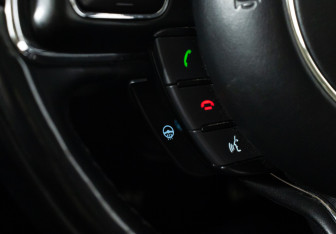 Подержанный автомобиль Jaguar XJ 2016 года (127 фото)