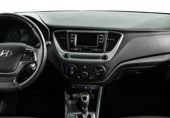 Подержанный автомобиль Hyundai Solaris Sedan 2017 года (14 фото)