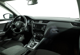 Подержанный автомобиль Skoda Octavia Liftback 2014 года (9 фото)