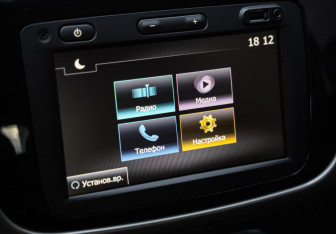 Подержанный автомобиль Renault Sandero 2020 года (14 фото)
