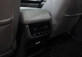 Подержанный автомобиль GAC GS8 2024 года (28 фото)