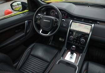 Подержанный автомобиль Land Rover Discovery Sport 2020 года (10 фото)