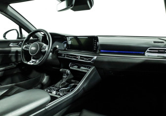 Подержанный автомобиль Kia K5 2020 года (9 фото)