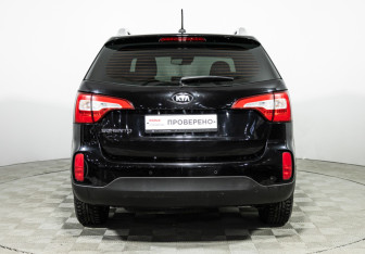 Подержанный автомобиль Kia Sorento 2018 года (6 фото)