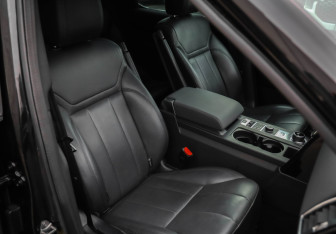 Подержанный автомобиль Land Rover Discovery 2018 года (28 фото)