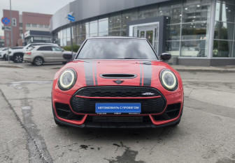 Подержанный автомобиль MINI Clubman Wagon 2022 года (2 фото)
