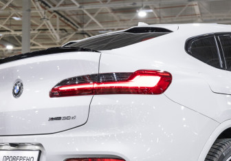 Подержанный автомобиль BMW X4 2020 года (12 фото)